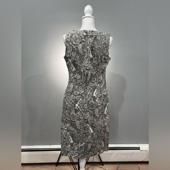 SALE! B/W Talbots Outlet Printed Sheath Dress Size 10 EUC - Picture 2 of 6